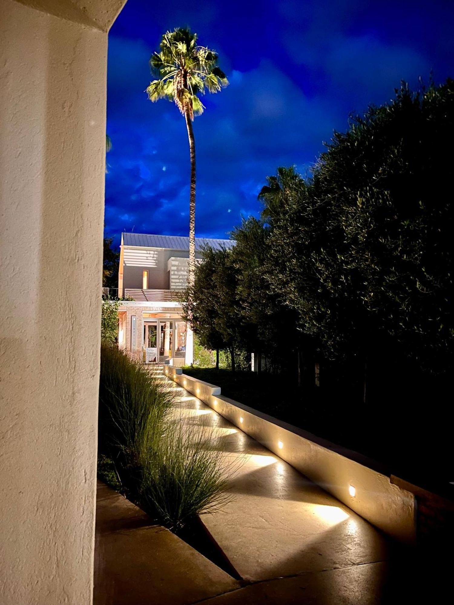 The Windhoek Luxury Suites المظهر الخارجي الصورة
