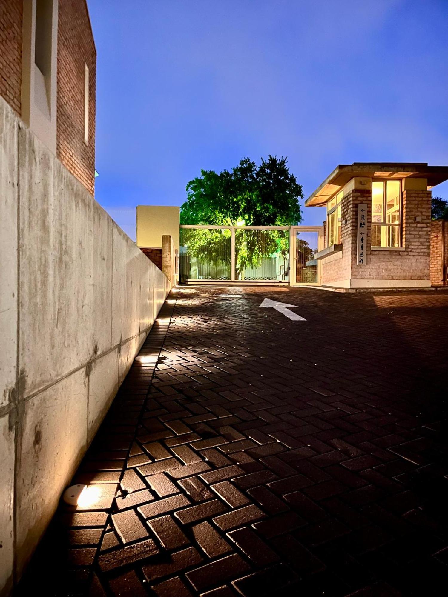 The Windhoek Luxury Suites المظهر الخارجي الصورة
